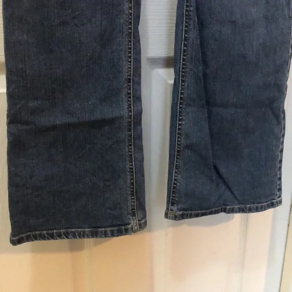 Mossimo Curvy Fit Boot Cut Jeans - Picture 6 of 10